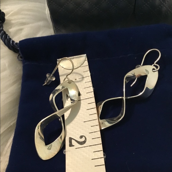 Sterling Silver Figure 8 Lightweight Dangle Earrings. NIB - Picture 3 of 10
